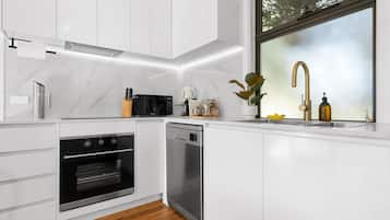 Microwave, oven, stovetop, dishwasher