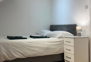 WiFi, bed sheets