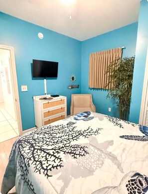 Room - 2 Bedroom Waterfront Condo with 25ft Balcony Overlooking the Gulf of Mexico (Panama City Beach)