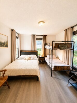 3 quartos, ferros/tábuas de passar roupa, Wi-Fi, roupa de cama