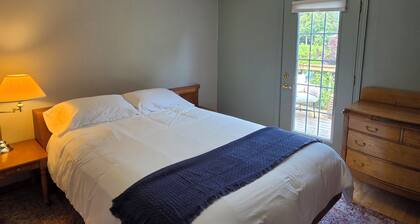 Kingsway Lakeshore and Links – Lively & Relaxing