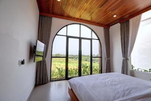 Desk, laptop workspace, WiFi (free) - AB Villa Nyanyi (Tabanan)