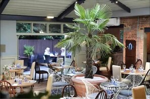 Dining - The Hand and Spear (Weybridge)