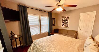 La Maison II~Easy Access to ALL
H-Town Offers