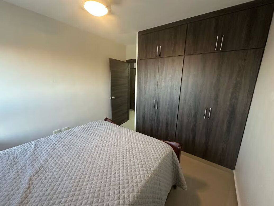 3 bedrooms, iron/ironing board, WiFi (free), bed sheets