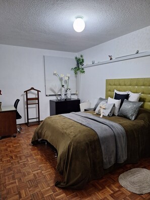 Room - Vrbo Property (Montevideo)