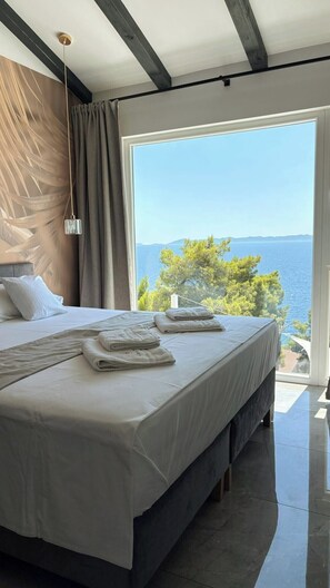 Iron/ironing board, travel cot, free WiFi, bed sheets - Coral Cove (Blato)