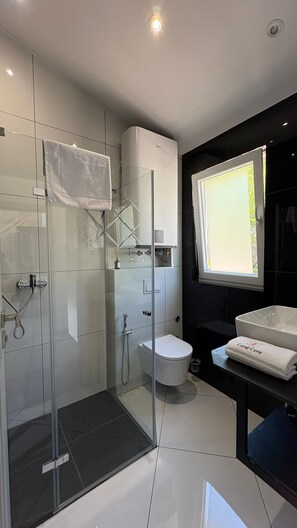 Shower, hair dryer, bidet, towels - Coral Cove 2 (Blato)
