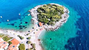 Sun-loungers, beach towels - Coral Cove 2 (Blato)