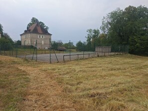 Unclassified image, 5 of 15, button - Vrbo Property (Montigny-sur-l'Ain)