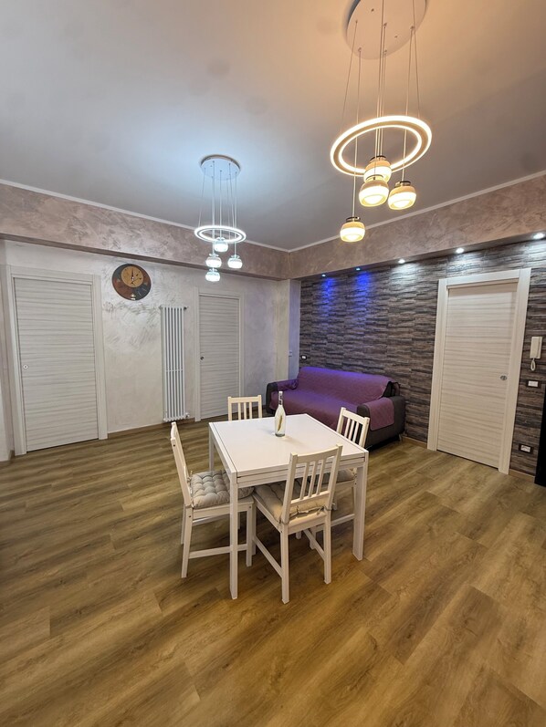 Dining - Vrbo Property (Lido di Ostia)
