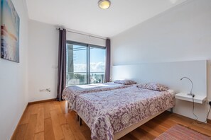 Iron/ironing board, WiFi, bed sheets - Vrbo Property (Fajã da Ovelha)