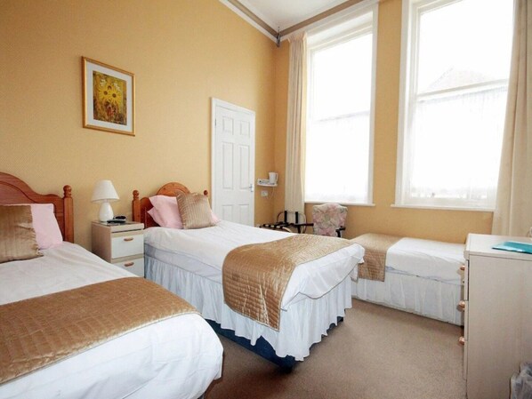 House - Standard Twin Room (Eastbourne)