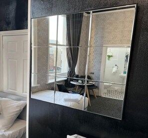 House - Standard Twin Room (Eastbourne)