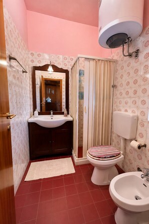 Bathroom - Sea Pearl – Beach House with a Panoramic Terrace (Casteldaccia)