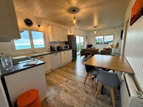 House with ocean views in Quiberville-sur-Mer, "C2Ame," with direct access to the beach and restaurants