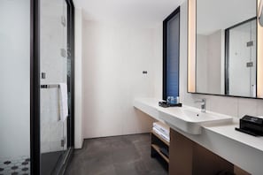 Bathroom - Hampton by Hilton Fuzhou Software Park (Fuzhou)