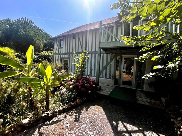 Exterior - Vrbo Property (Pont-l'Évêque)