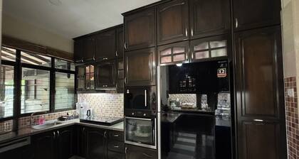 The Oasis - Modern Villa with Private Pool, Gym, Pond & Chef’s Kitchen