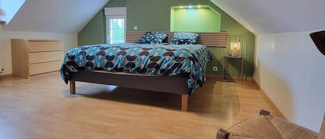 4 bedrooms, iron/ironing board, travel crib, WiFi