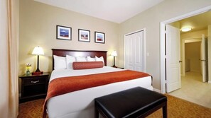 Room - Stylish 1BR Condo w/ Pool, Gym & WiFi (Kissimmee)