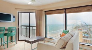 Living area - 1Bd Oceanview | Seaglass Tower Myrtle (Myrtle Beach)