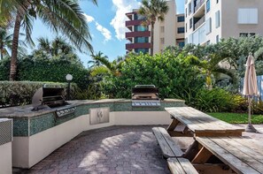 Outdoor dining - Studio ocean view in Pompano Beach (Pompano Beach)