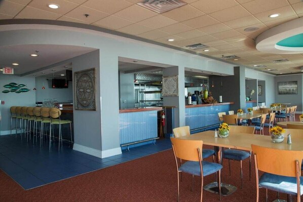 Dining - 2BR Beachfront Myrtle w/ Pool & Ocean Views (North Myrtle Beach)