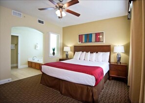 Room - Spacious 2BR Orlando w/ Pool, WiFi & Gym (Kissimmee)