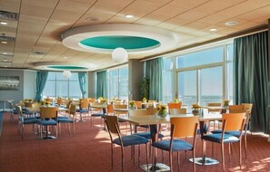 Dining - Stylish Oceanfront Condo | Balcony Views (North Myrtle Beach)