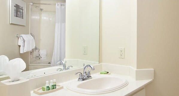 Bathroom - SeaGlass Ocean Escape | 1BR, Beachfront (Myrtle Beach)