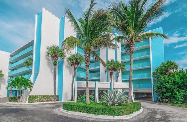 Exterior - Relaxing 2BR w/ Pool & Garden Views (Jensen Beach)