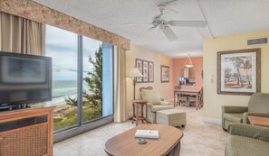 Living area - Relaxing 2BR w/ Pool & Garden Views (Jensen Beach)