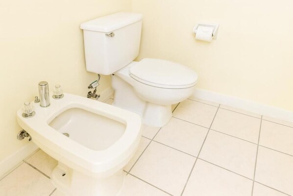 Unclassified image, 1 of 26, button - Desert Retreat 2BR | King Bed + Kitchen + Balcony (Hilton Head Island)