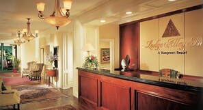 Lobby - Spacious 1BR Loft Suite | Kitchen & Sofa Bed (Charleston)