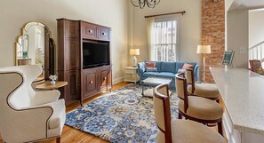 Living area - Spacious 1BR Loft Suite | Kitchen & Sofa Bed (Charleston)