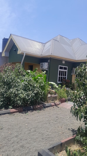 Property grounds - Antelope homestay  (Makao Mapya)