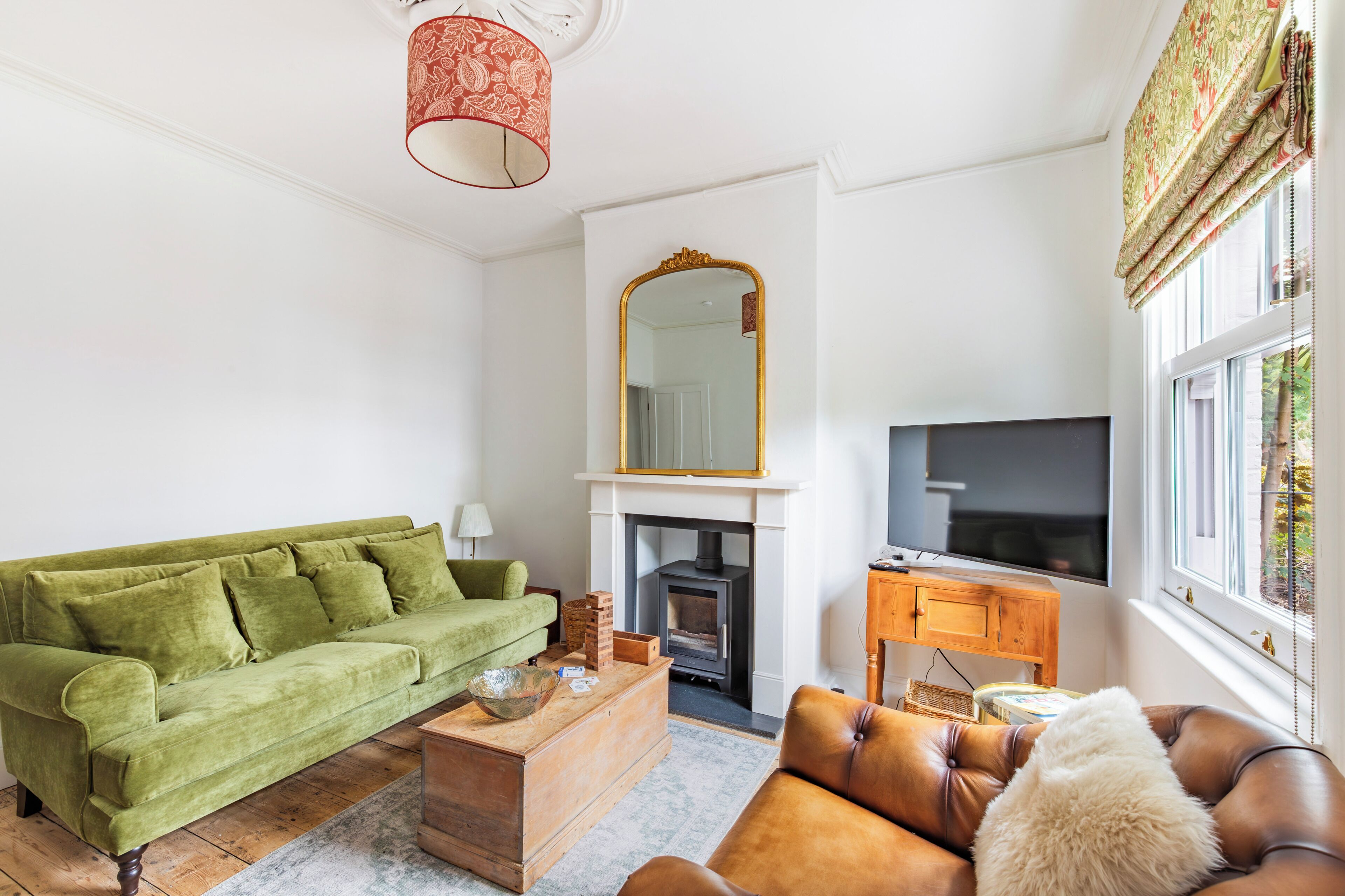 A Comfortable Two Bedroom Terrace House In Nr2, Sleeping Four Across Two Rooms, One With En Suite Shower-room. Free On Street Parking And Log Burner. - Norwich