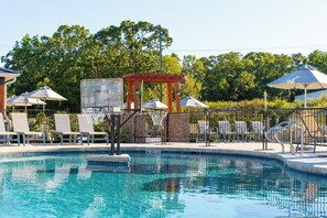 Pool - Come to Branson! This Suite Sleeps Up to 4! (Branson)