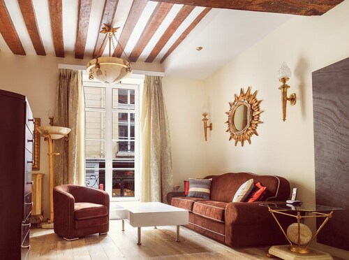 Luxury 1BR 2BA close to place des vosges fully A/C
