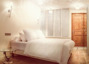 Room - Luxury 1BR 2BA close to place des vosges fully A/C (Paris)