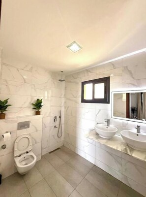 Bathroom - TERRA Suite Apartment • YOFF (Dakar)