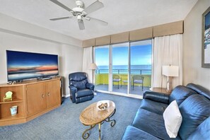 Living area - Ocean Walk Resort 1 BR Daytona 500 (Daytona Beach)