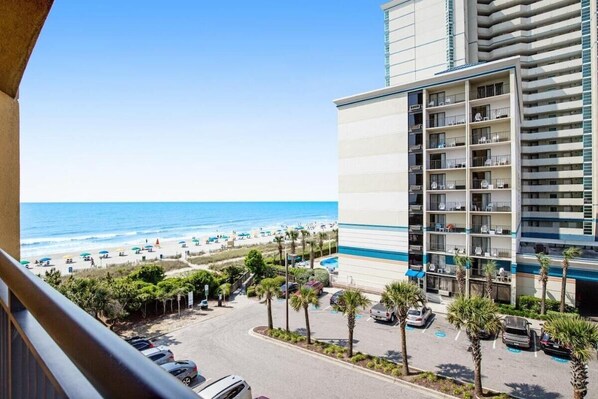 Property grounds - Beachfront 2BR Retreat with Ocean Views (Myrtle Beach)