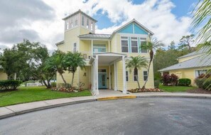 Exterior - Spacious 2 BR Condo | Sleeps 6 | Full Kitchen (Kissimmee)