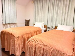 Room - Vrbo Property (伊東市)