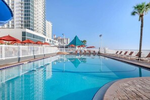 Pool - 1 bed presidential at Daytona Regency (Daytona Beach)