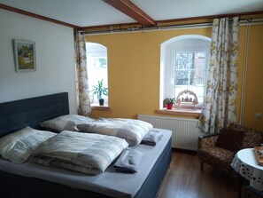 Room - Vrbo Property (Marienberg)
