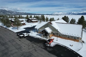 Exterior - 2BR Ocean Breze Condo • Full Kitchen • Scenic View (Island Park)