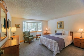 Room - 2BR Ocean Breze Condo • Full Kitchen • Scenic View (Island Park)